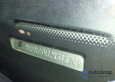 2002 Mercury Grand Marquis Ls z USA, uszkodzony, nr VIN 2MEFM75W32X616749